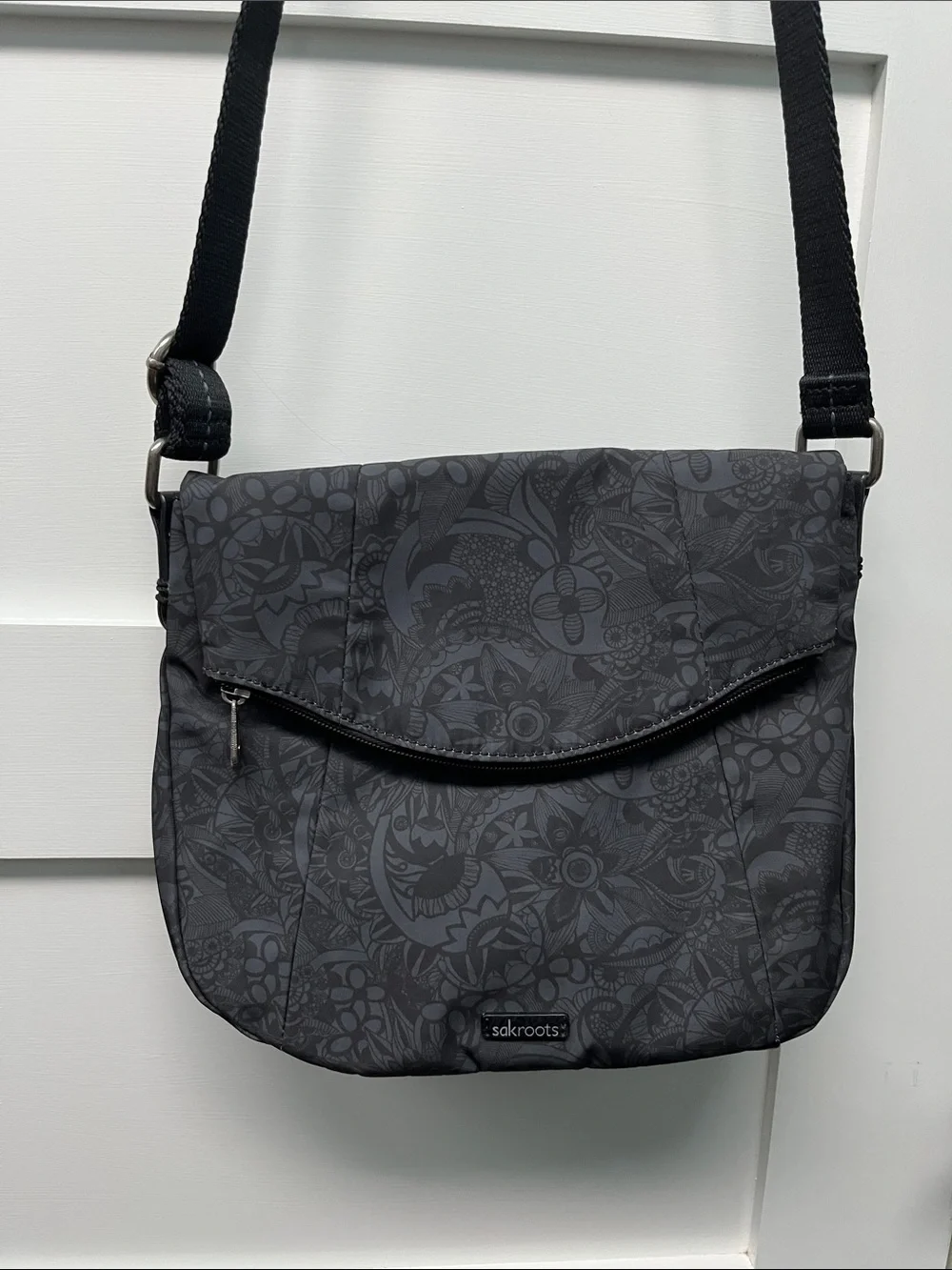 Sakroots Black and Grey Floral Pattern Shoulder Purse Crossbody Bag - Picture 1 of 7